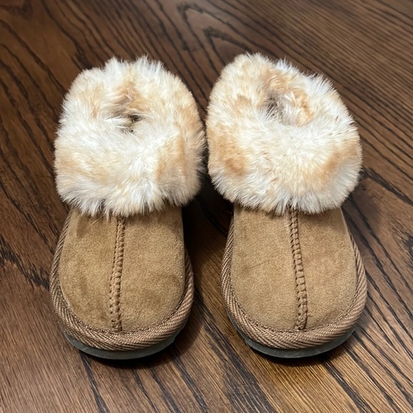 Girls Slipper/Short Boots Faux Fur Size 7 - Picture 1 of 5